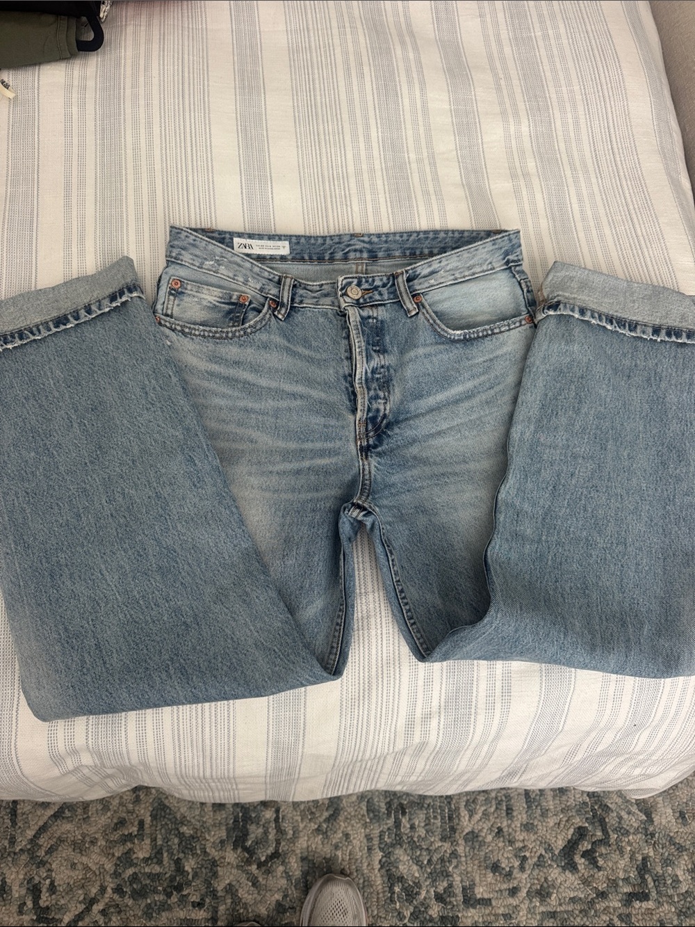 Zara Light Blue Women’s boyfriend fit Relaxed Jeans Size 8